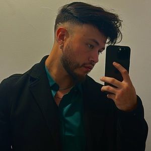 Meet your Posher, Christopher